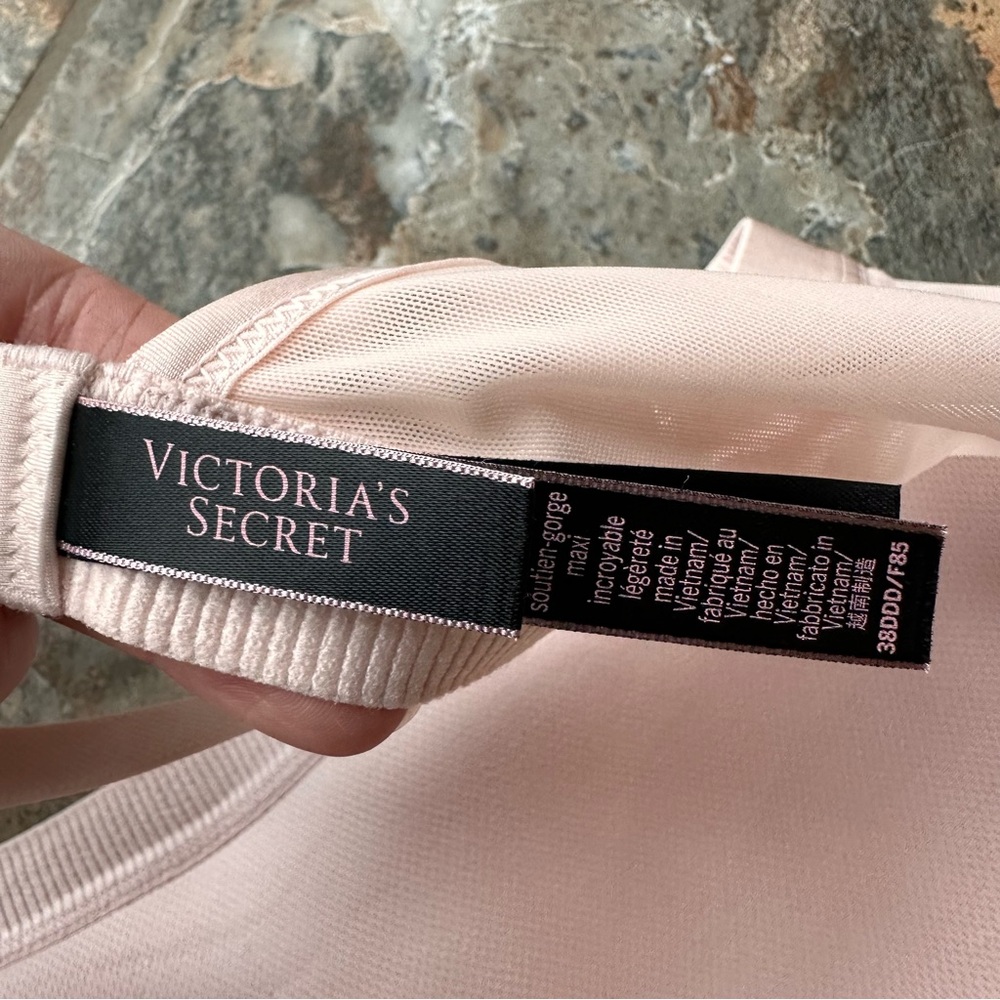 Victoria's Secret Incredible Lightweight Max Sports Bra NWT Size 38DDD Pink - Picture 6 of 9